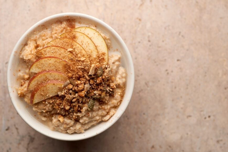 OVERNIGHT OATS: Cinnamon Apple