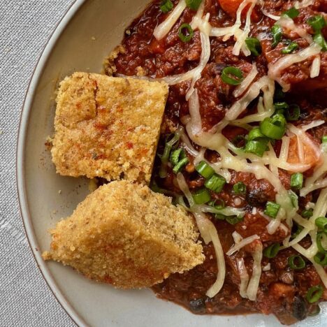 Black Bean Veggie Chili with Cornbread