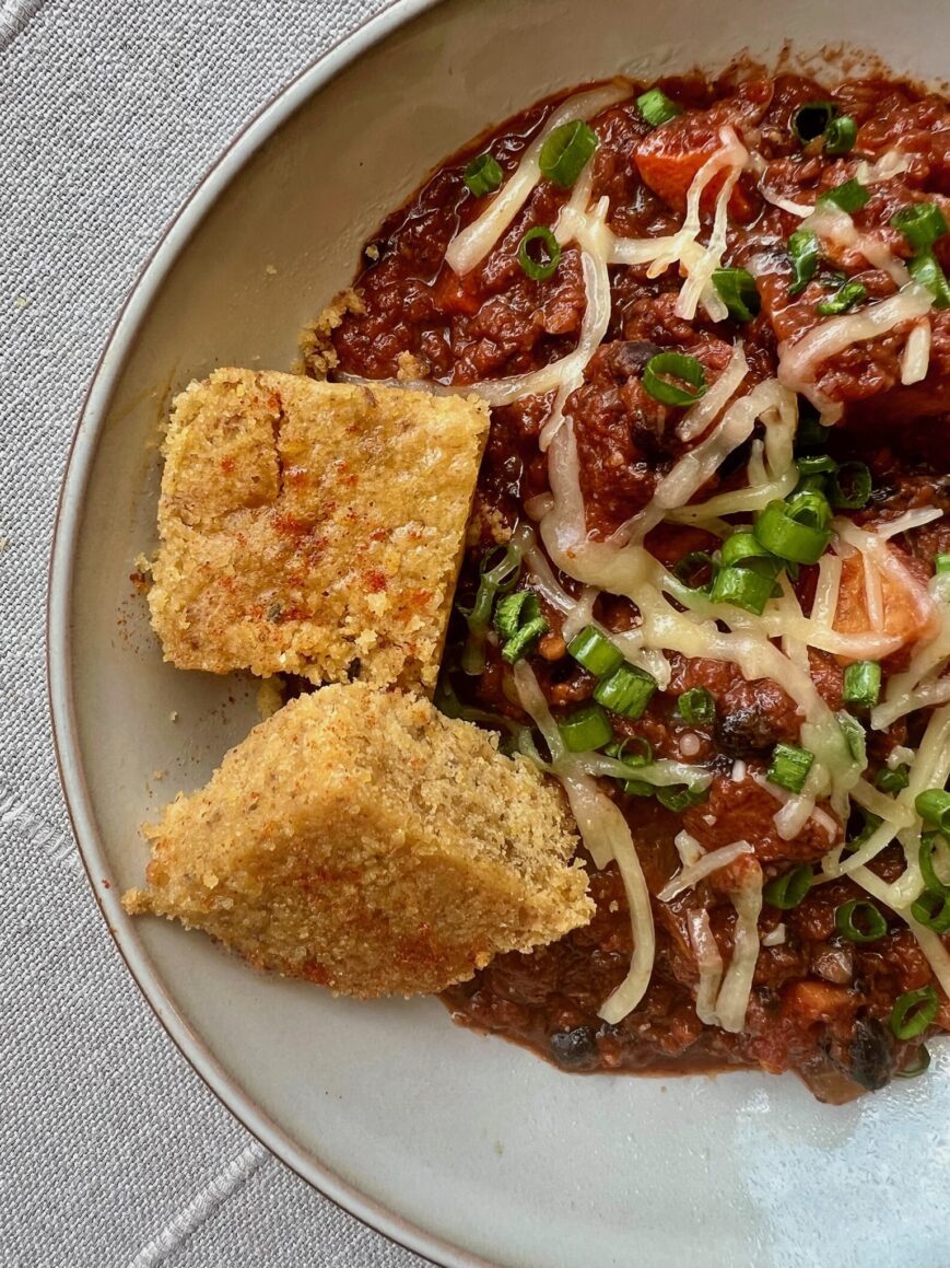 Black Bean Veggie Chili with Cornbread