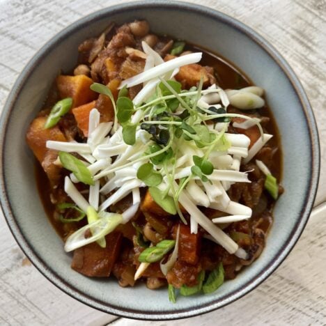 Smoky Chili Bowl & Corn Bread