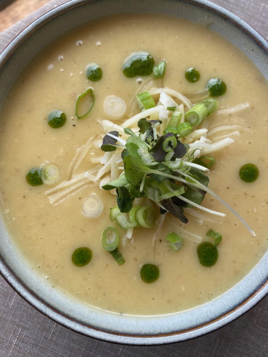 Creamy Garlic Potato Soup