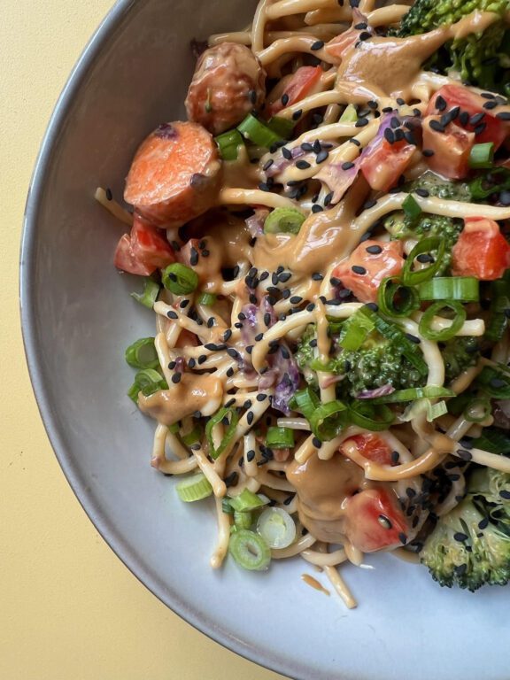 Organic gluten-free chicken entrees for catered events in Jersey City