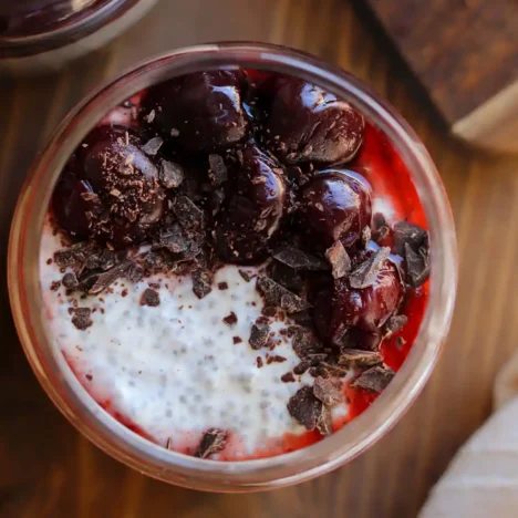 Chia Seed Pudding: Cherry Cacao